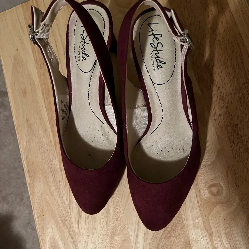 Life Stride Burgundy Heels - Picture 2 of 7